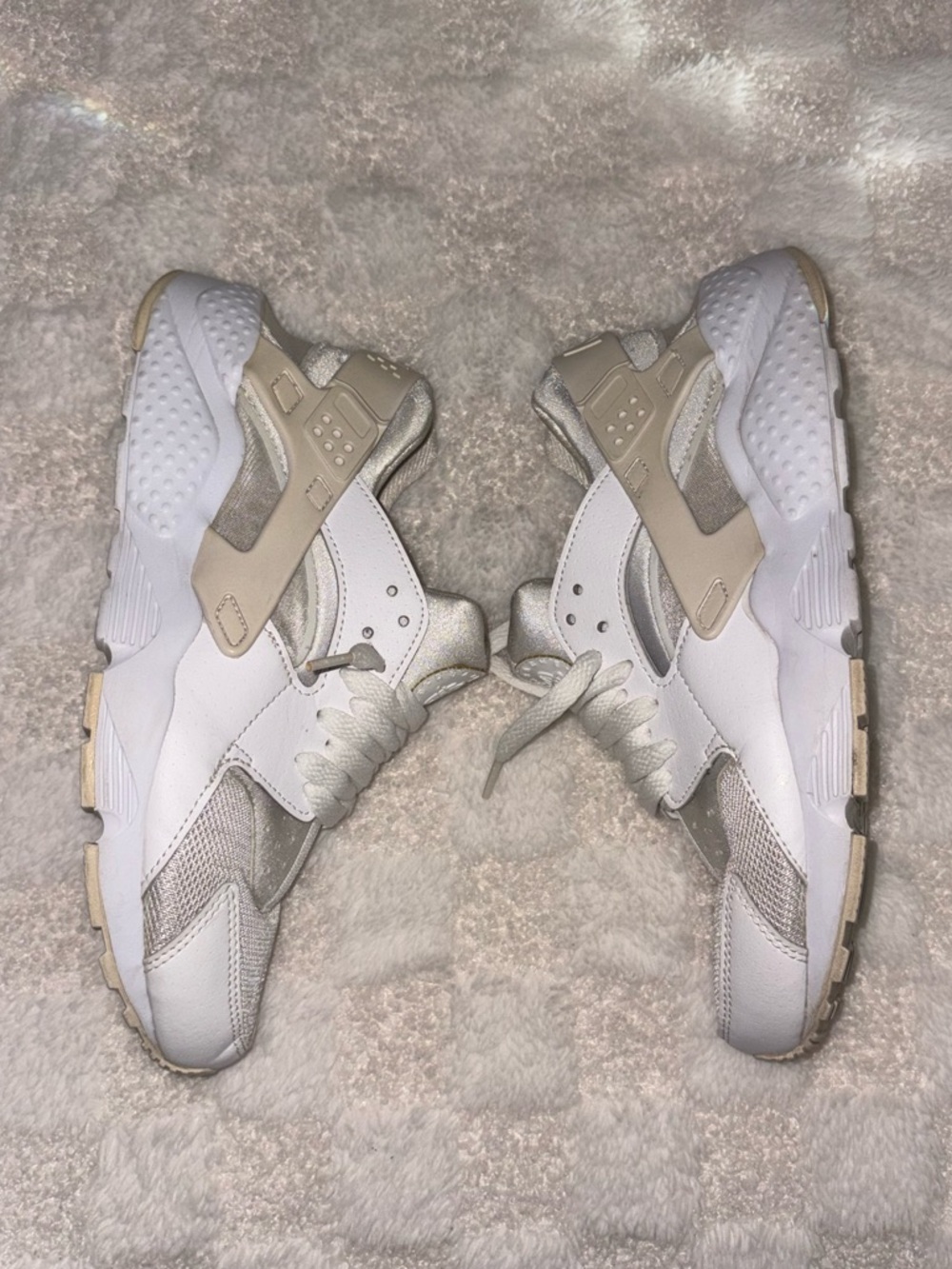 Nike Huarache Run Grade School Shoes White/Ivory • Size 7Y (EUR 40)